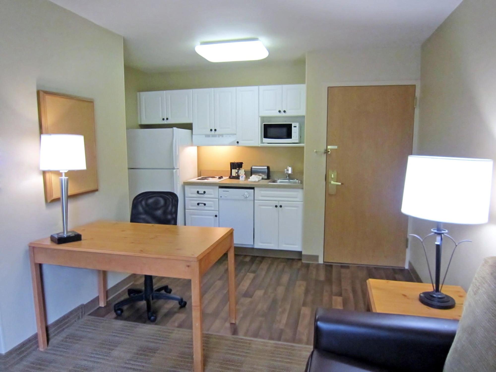 Extended Stay America Suites - Boston - Waltham - 52 4Th Ave Buitenkant foto